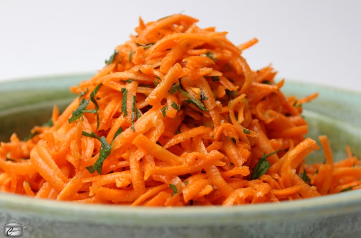 a fast fresh and flavourful carrot salad